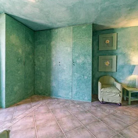 Rosa Naregno Villa